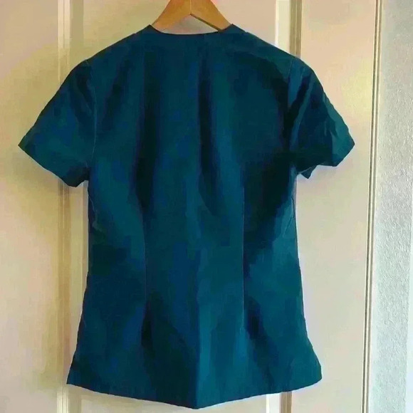 Jaanuu scrub top - Picture 3 of 3